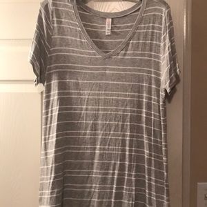 LuLaRoe Christy v neck T-shirt